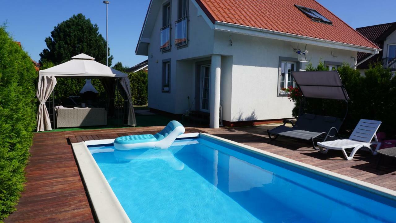 Dom Przy Basenie Villa Puck Exterior foto