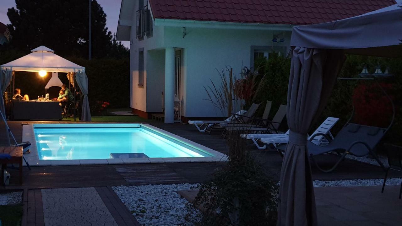 Dom Przy Basenie Villa Puck Exterior foto